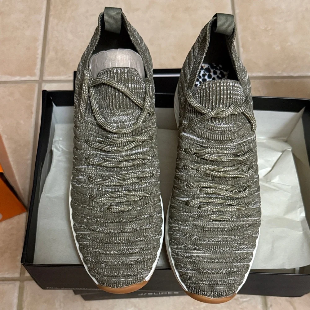 URBAN SPORT by J/SLIDES NEW in BOX Women's Sneakers Size 8.5